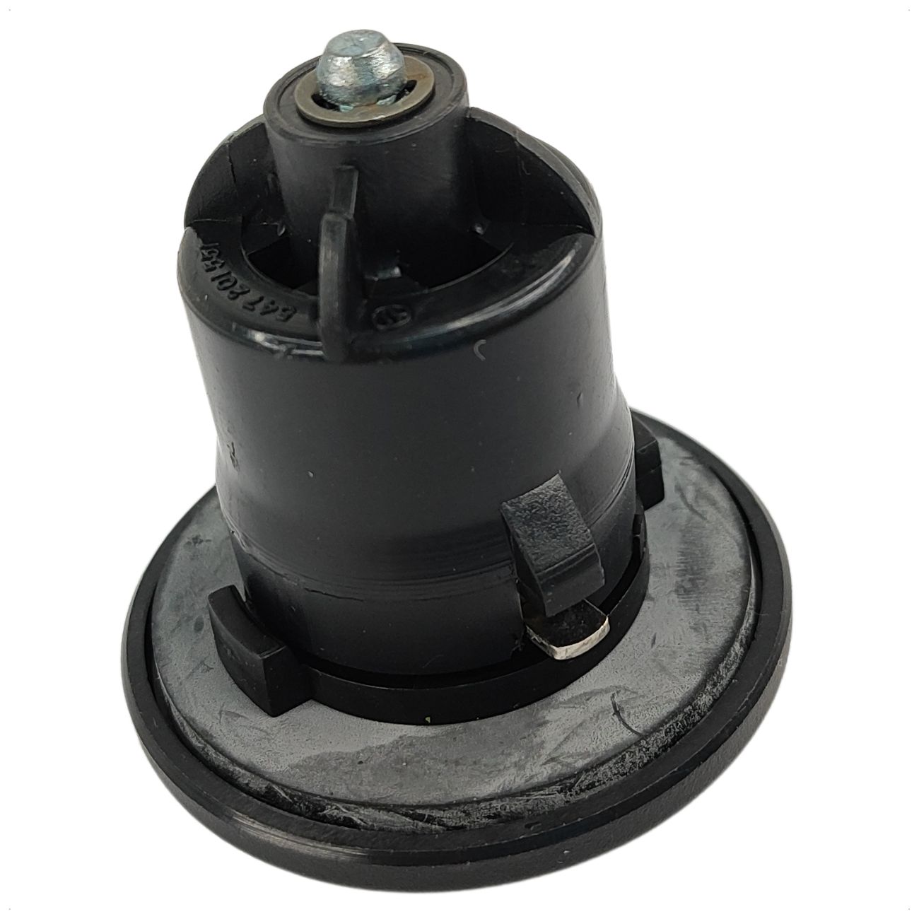 TAMPA DE COMBUSTIVEL FORD ESCORT 1992/1996; FORD VERONA 1992/1996; VW LOGUS 1992/1996; VW POINTER 1992/1996 VEDADA COM CHAVE